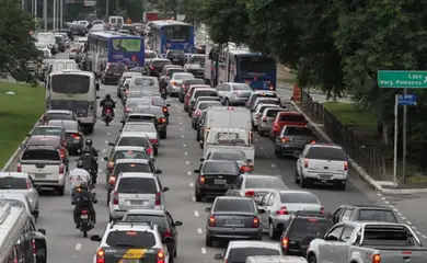 Rodízio de veículos fica suspenso até o início de janeiro em São Paulo