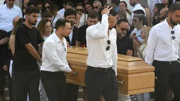 Família e mundo do futebol se despedem de Diogo Jota e seu irmão
