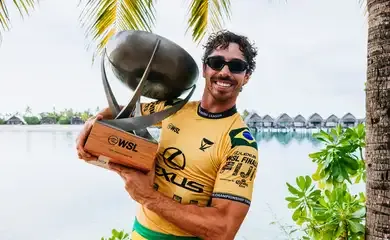 Inspirado em Ronaldo, Yago Dora destaca supremacia brasileira no surfe
