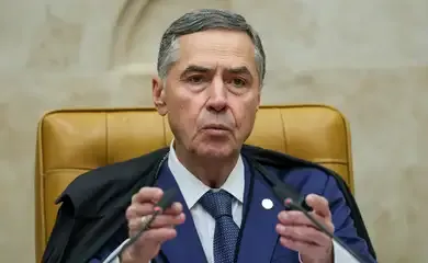 Barroso: julgamento de Bolsonaro traz “algum grau de tensão” para país