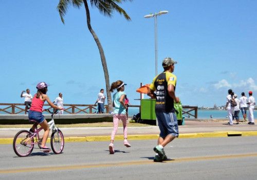 Educador físico orienta sobre benefícios da corrida para saúde física e mental