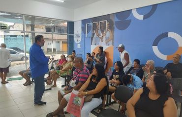 Equipe e-Multi orienta população sobre combate às zoonoses