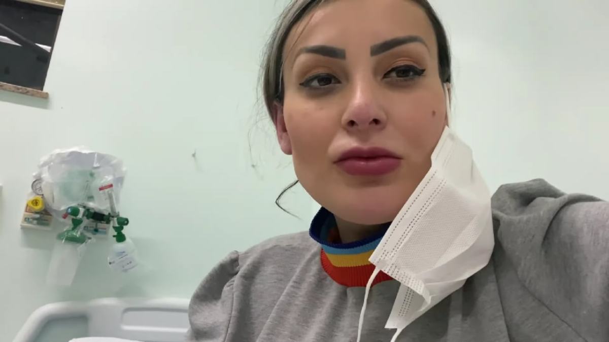 Andressa Urach vai parar em hospital após dores no peito