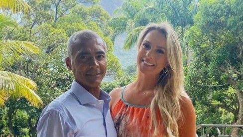 Romário termina namoro e deleta fotos