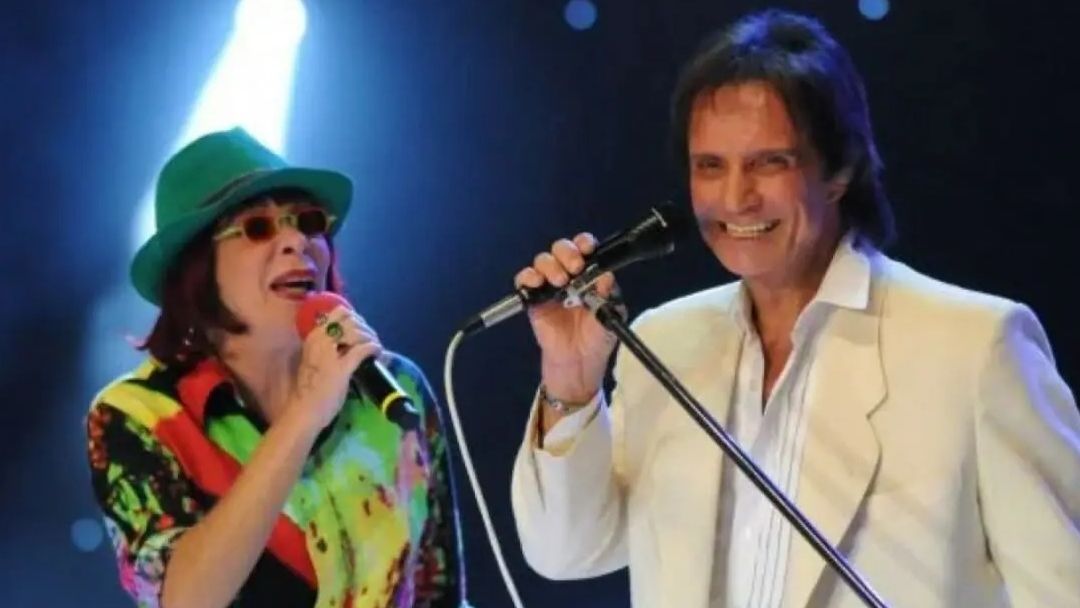 Roberto Carlos pede 1 minuto de aplausos para Rita Lee