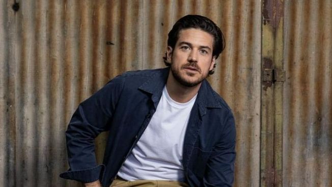 Marco Pigossi relata medo em assumir sexualidade