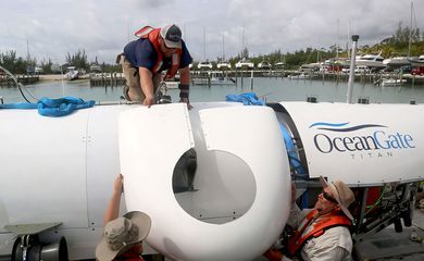 Equipes de resgate detectam ruídos durante busca por submarino desaparecido