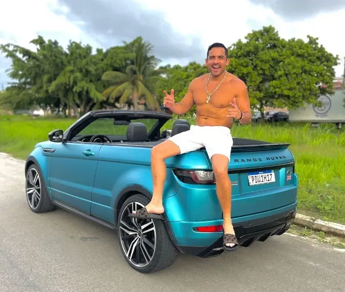 Influenciador Kel Ferreti é preso em Maceió por envolvimento no 'Jogo do Tigrinho'
