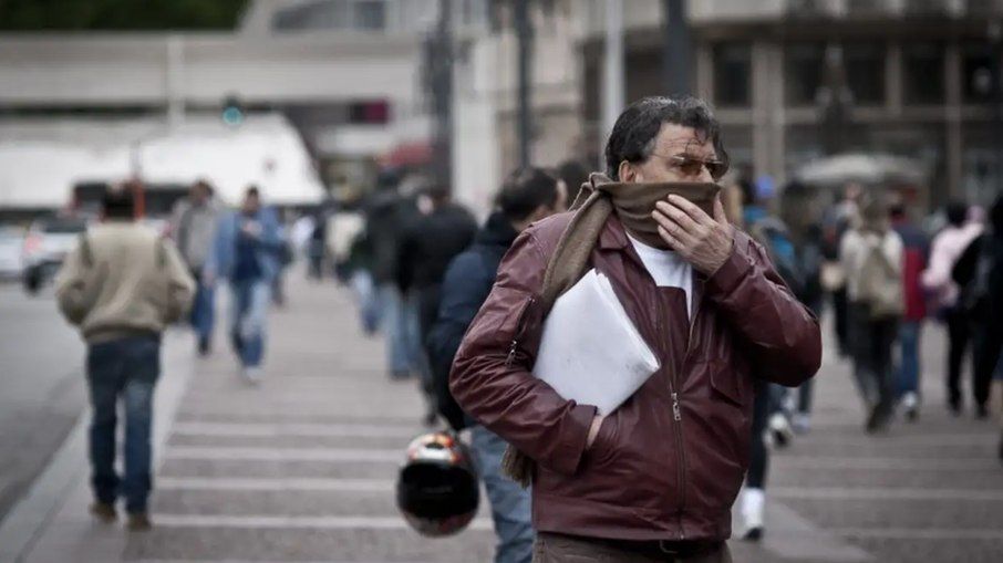Frente fria derruba temperaturas no Brasil esta semana