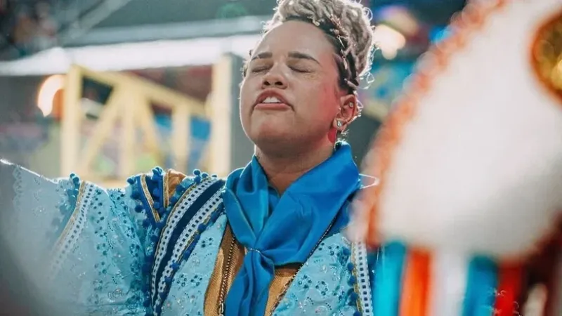 Marco histórico na Sapucaí: primeira mestra de bateria se emociona após desfile; veja