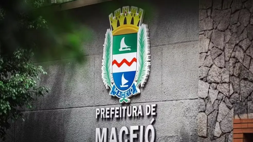 Feriadão: Prefeitura de Maceió decreta ponto facultativo e antecipa feriado de Floriano Peixoto; veja as datas
