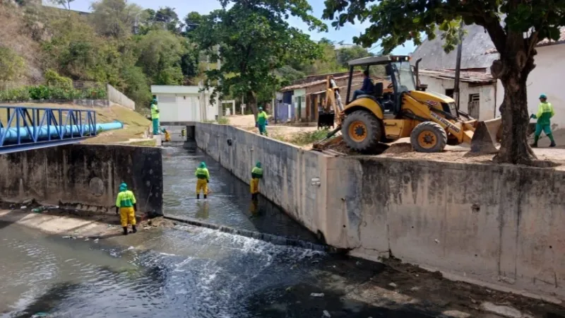 Autarquia de Limpeza Urbana intensifica trabalhos em Canal do Vale do Reginaldo