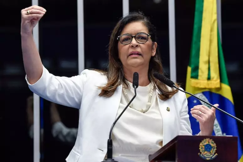 Reeleição de JHC em Maceió faz mãe do prefeito ganhar vaga no Senado; entenda