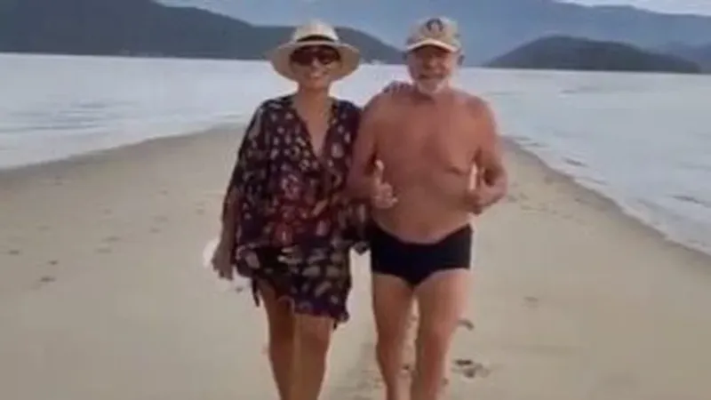 Janja posta vídeo de Lula de sunga falando da mistura entre esquerda e direita no mar