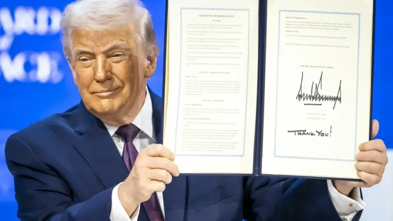 Donald Trump assina carta de criação do Conselho da Paz