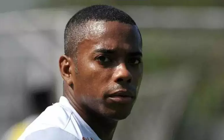 Justiça nega recurso da defesa de Robinho para diminuir tempo do ex-jogador na prisão; entenda 