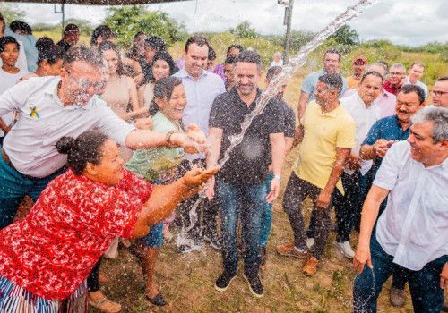 Governo de Alagoas entrega sistema de dessalinização à comunidade Santa Rosa, em Mata Grande