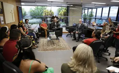 Relator do marco temporal, Mendes recebe representantes de indígenas