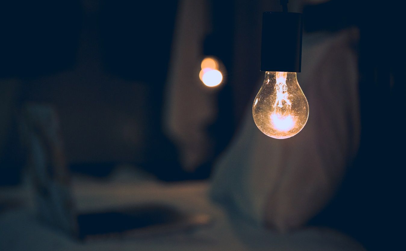 Aneel reduz patamar de bandeira vermelha e reajuste pode ser menor