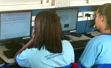 Projeto ensina alunos do DF a identificar fake news sobre vacinas