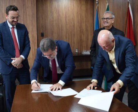 TCE/AL e MPAL assinam Acordo que reforça fiscalização de transportes escolares da rede pública de Alagoas