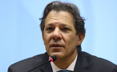 Fim do parcelamento sem juros prejudicará consumidores, diz Haddad