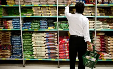 Ipea: inflação continua menor para famílias com renda mais baixa 