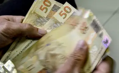 Primeira parcela do décimo terceiro deve ser depositada até esta sexta