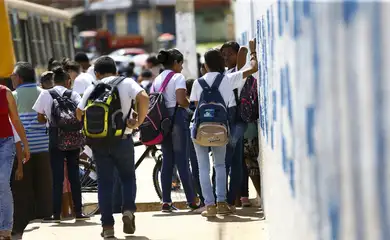 Pisa: menos de 50% dos alunos sabem o básico em matemática e ciências
