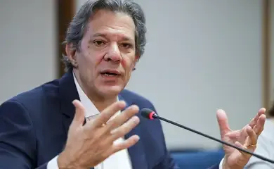 Políticas do governo vão levar dólar a ‘patamar adequado’, diz Haddad