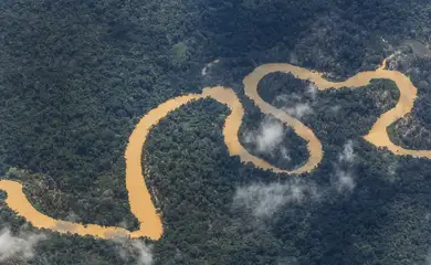Garimpo desacelera, mas segue inviabilizando saúde do povo Yanomami 