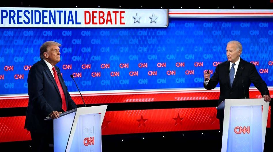 Desempenho de Biden em debate instaura pânico em democratas