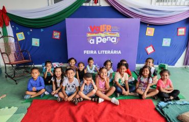 Projeto VaLER a Pena, da Prefeitura de Maceió, entrega mais de 200 mil livros e transforma hábitos de alunos