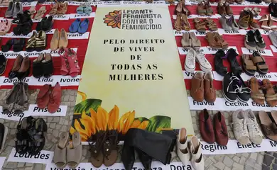 Ato na praia de Copacabana pede fim da violência contra as mulheres