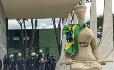 STF julgará no dia 25 de abril mulher que pichou estátua A Justiça