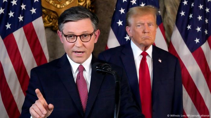 Republicanos pedem que Biden renuncie à Presidência