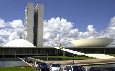 Arcabouço fiscal volta a ser tema de discussões na Câmara nesta semana