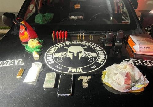 Companhia de Choque apreende munições, armas e drogas em Maceió