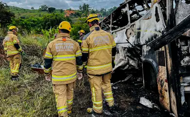 Polícia identifica 26 das 41 vítimas do acidente em Teófilo Otoni