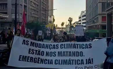 Eco pelo Clima faz protesto e acusa governo gaúcho de descaso