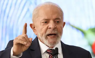 Vitória de Kamala Harris é mais segura para a democracia, diz Lula