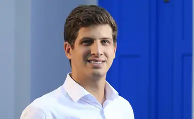 João Campos é reeleito em Recife