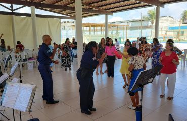 Idosos do Cras Área Lagunar festejam mais um ano de atividades