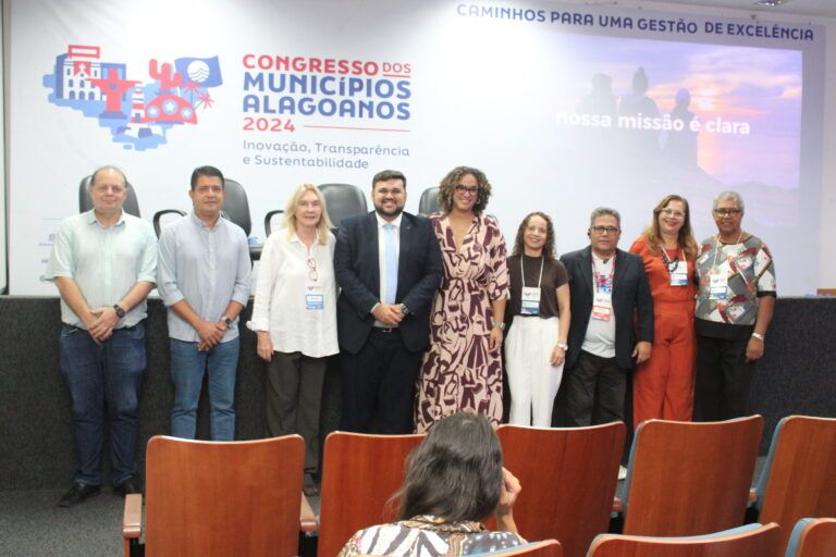 Financiamento da assistência social é tema central de debate no Congresso dos Municípios 