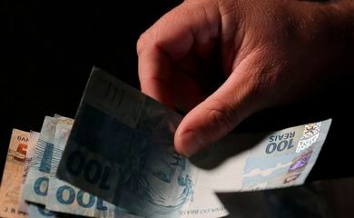 Caixa paga novo Bolsa Família a beneficiários com NIS de final 7