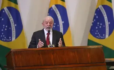 Lula diz que não precisa gostar de presidentes dos países vizinhos