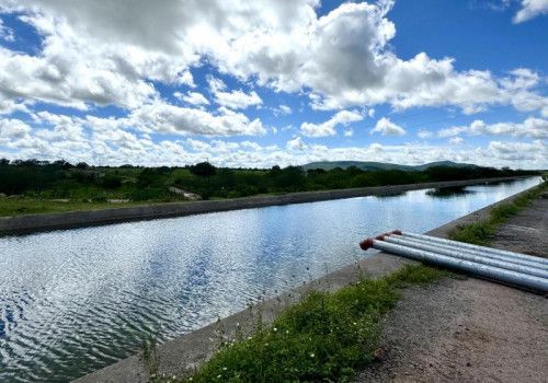 Canal do Sertão alagoano transforma a vida dos pequenos produtores do Estado