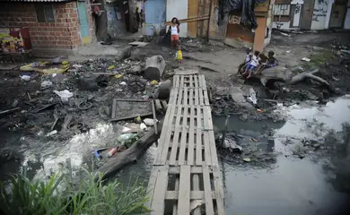 Doze milhões de crianças e adolescentes vivem sem acesso a esgoto