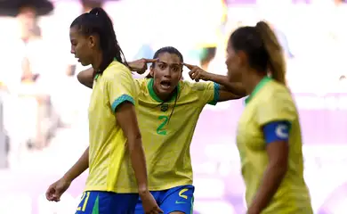 Futebol feminino perde para a Espanha, mas avança para as oitavas