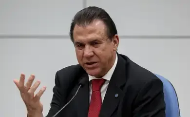 Inflação não se controla só com alta de juros, diz Luiz Marinho